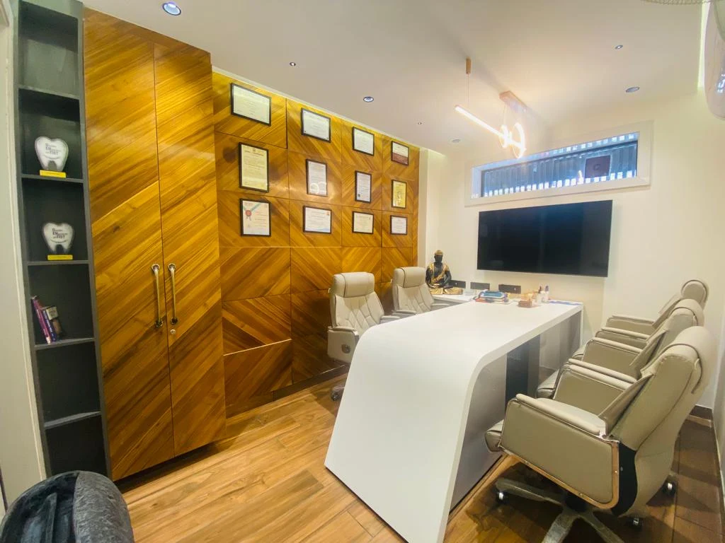 Omlesh's Denticity photo 3