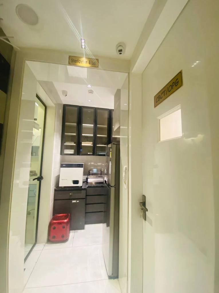 Omlesh's Denticity photo 4